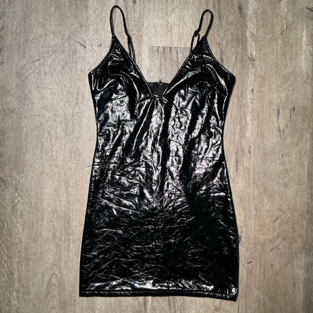 Windsor Black Crinkle Mini Dress Shiny Texture Size S NWT Going Out - Picture 1 of 4